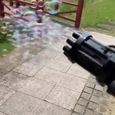 Bubble minigun. +100 bubbles, +50 distraction, -100 damage