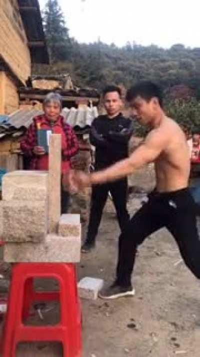 One Inch Punch demonstration from one of top 10 Chinese Martial Artists