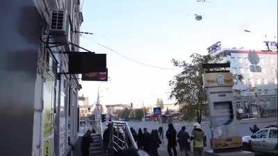 Intense scenes as a Russian Shahed-136 suicide drone evades Ukrainian small arms fire to strike a target in downtown Kyiv (17/10/2022)