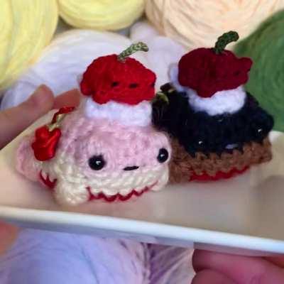 I made vintage cake inspired frogs!