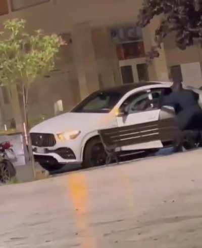 Mercedes GLE Theft in Italy.