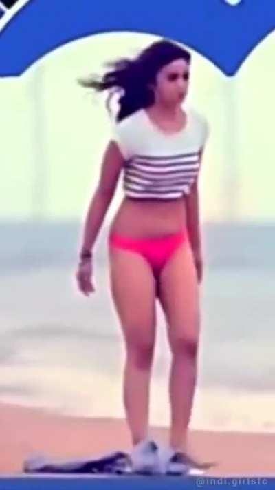 Alia Bhatt stripping down to bikini