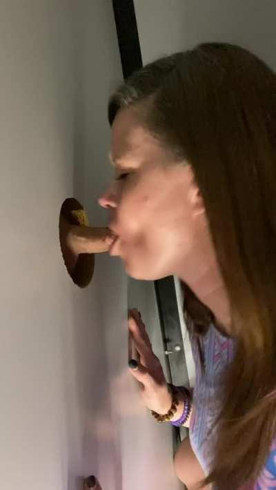 I have a fetish for feeling cock grow in my mouth. If I suck you at the gloryhole make sure you start off soft and let me feel it grow. Are you a grower?