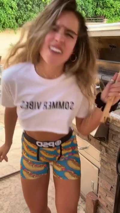 Sommer Ray nip slip