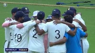 Agent Rishabh Pant eavesdropping! 