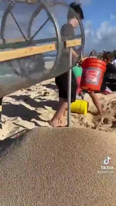 How small plastics are removed from the beach