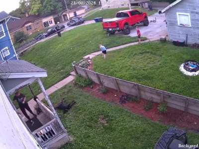 (TW:ANIMAL DEATH)Cop shoots dog in front of owner's family after charging at him