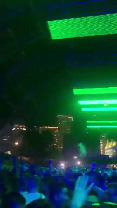 in case you guys missed Carl Cox’s horn!!