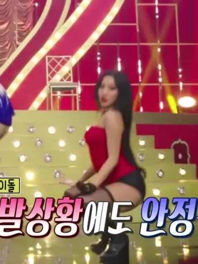 Mamamoo Hwasa - Thick