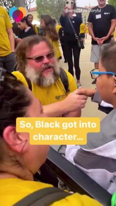 Heartwarming video of Jack Black singing song to terminally ill teen