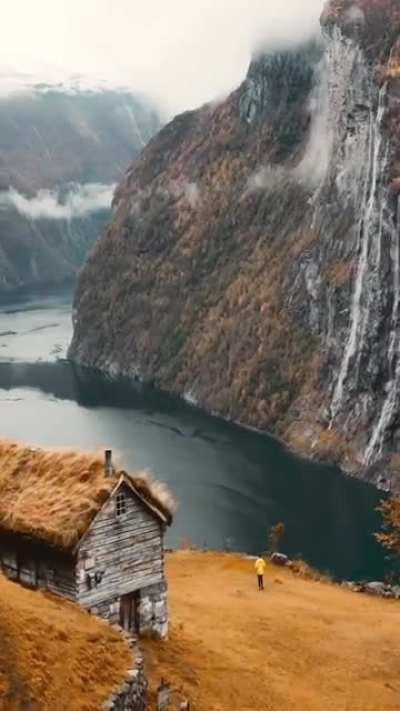 Turf cabins overlooking the mighty Geirangerfjord in Norway 🇳🇴