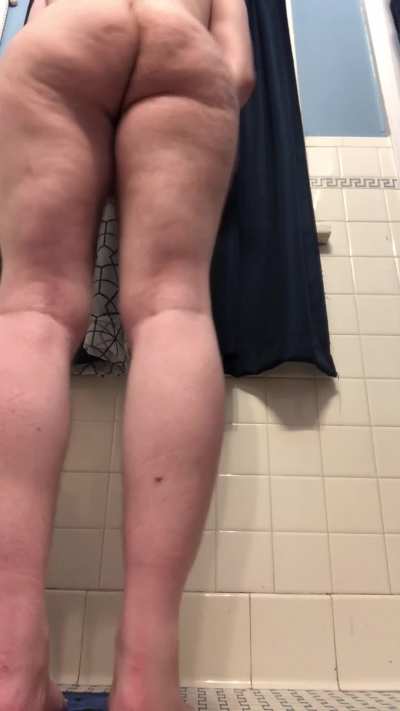 25 WNY pawg whiteboi looking for hung black stud to tease and worship ♠️