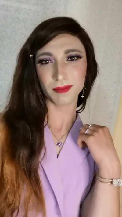 M i pretty with this makeup? 