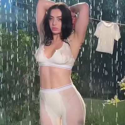 Charli XCX
