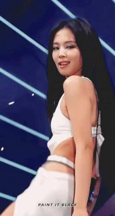 Jennie is so hot and fuckable little doll 🖤