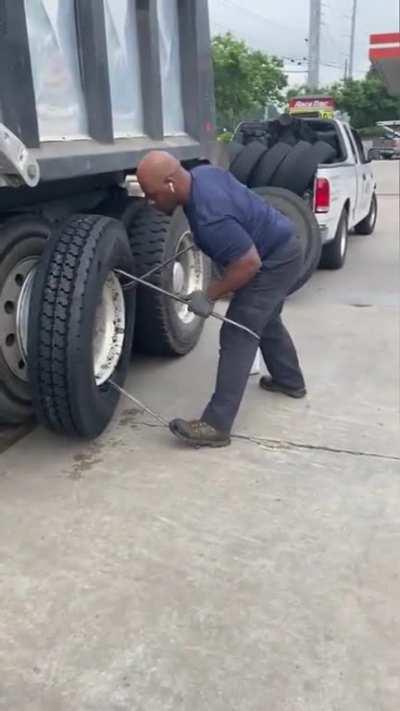 Changing truck tyre