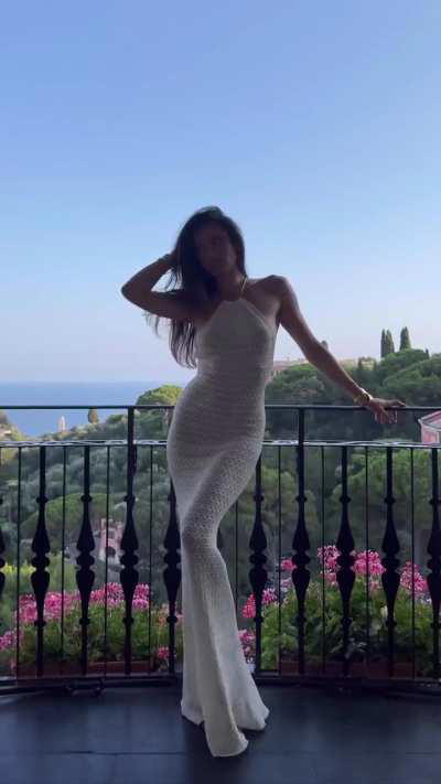 Kelsey Merritt... balcony series (video)