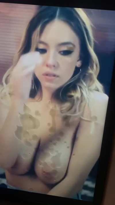 Perfect time cum tribute Sydney Sweeney