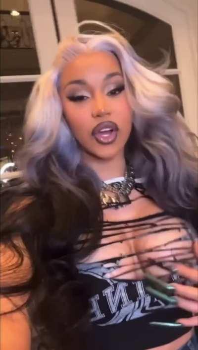 Cardi B Nipslip