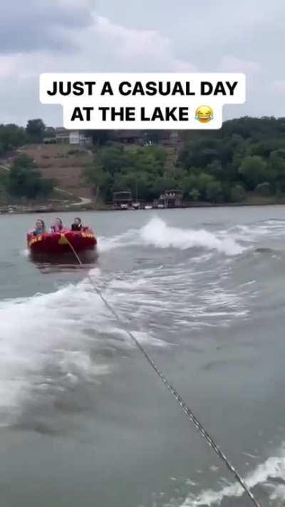 Just a casual day at the lakeâ¦