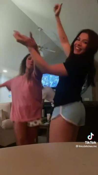 TikTokthots69966