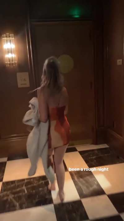 Such a nice booty in that dress