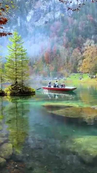 🔥 Lake Blausee, Kandergrund Bern Switzerland