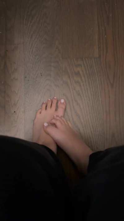 kiss my feet loser 