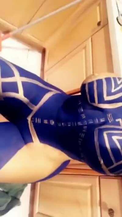 Sh∆kka Fern∆nd∑z blue/gold body paint 1