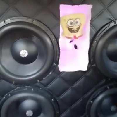 Speakers making Spongebob dance