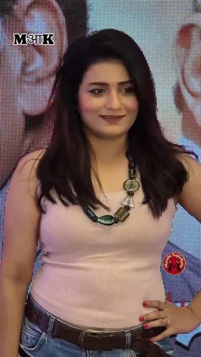 Sharmila Rajaram Shinde chi sexy figure