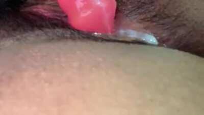 My hairy pussy squirt 😫