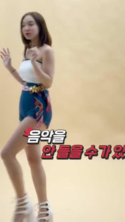 TWICE Nayeon - delicious looking body