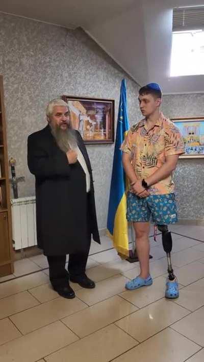 Chief Rabbi of Ukraine Moshe Azman meets with Vladyslav Zhaivoronok, a defender of Azovstal