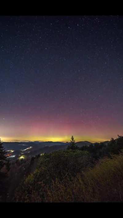 In case you missed the Aurora here in WNC…does this happen in Chattanooga!