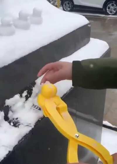 The Snow Duck Maker