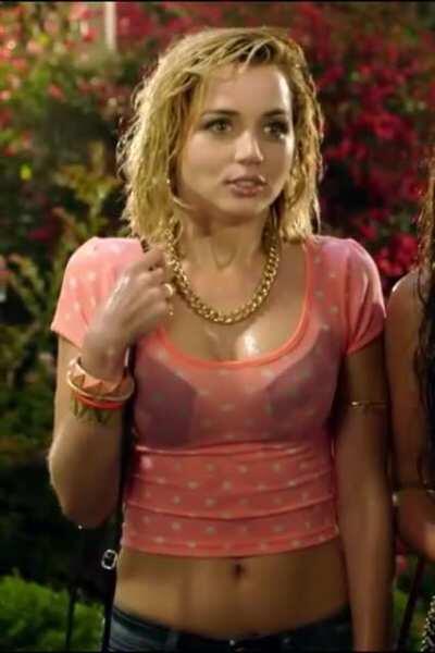 Ana de Armas Wet &amp;amp; Shivering in 60fps - Knock Knock (2015)