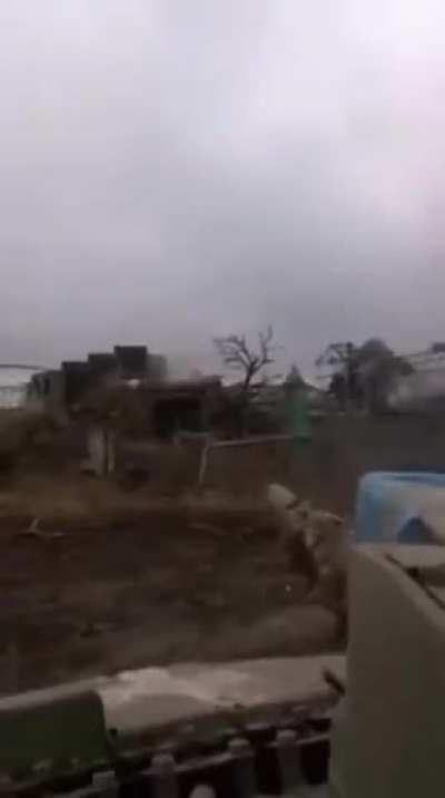 Ukrainian T-64BV firing at Russian positions in the area of Novomykhailivka, south of Marinka, Donetsk Oblast.