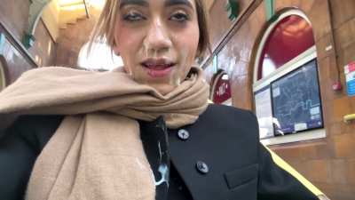 Cumwalk at the train station