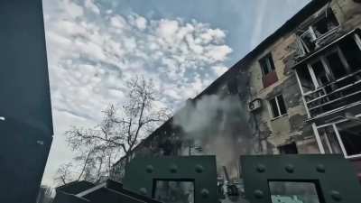 Assault and detonation of a high-rise building occupied by Russian soldiers in Toretsk