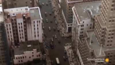 Risking lives to build New York skyscrapers, 1920