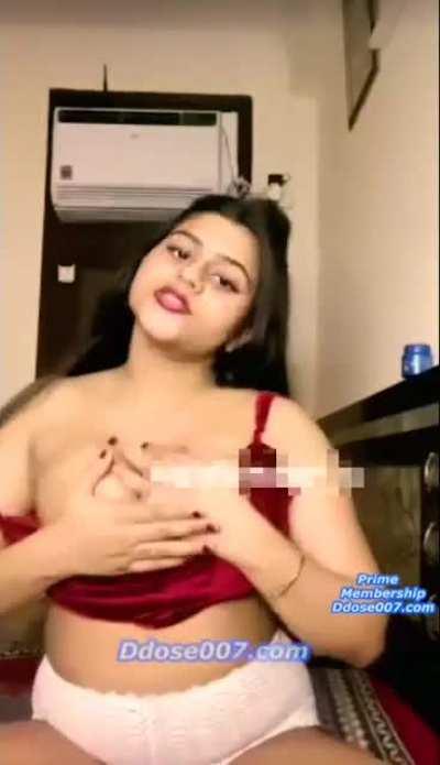 #YesterdayNightLIVE🚨Famous Influencer JAYANTIKA Yesterday Night Exclusive Premium🥵Bending over &amp;amp; Saying &quot; Slap on my Ass Baby🍑Taking Out her Boobs &amp;amp; asking you to Suck them!! Don't Miss 🥵🔥