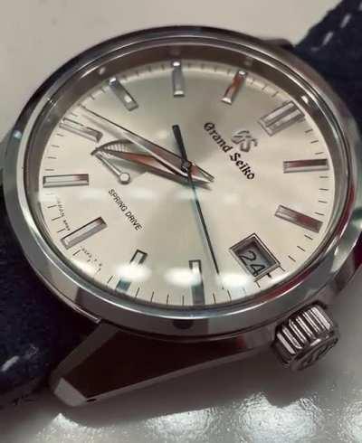 🔥 [Grand Seiko] SBGA373 - Spring Drive Smooth Sweetness :...