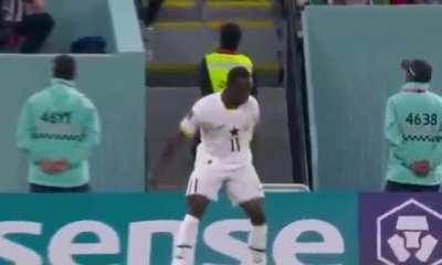 Cristiano Ronaldo’s reaction to a Ghanaian player, doing his celebration. 🇵🇹 vs 🇬🇭