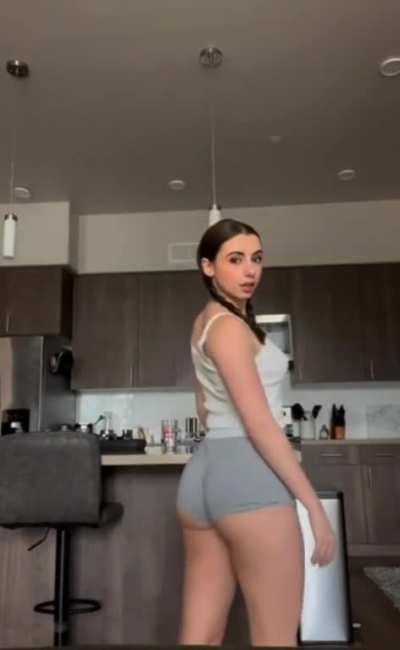 Bootyyyyy (the vid)