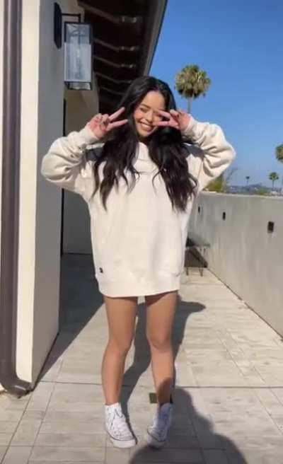 Leaked 🔥 Valkyrae 100t merch ad : OfflinetvGirls