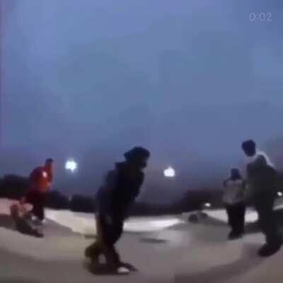 Crazy headkick at skatepark