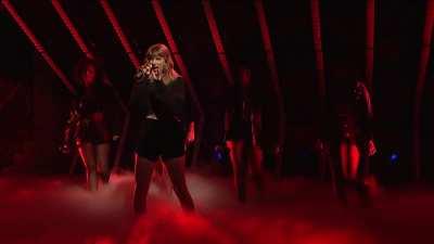 Taylor Swift - ... Ready for It (SNL, 2017) HD