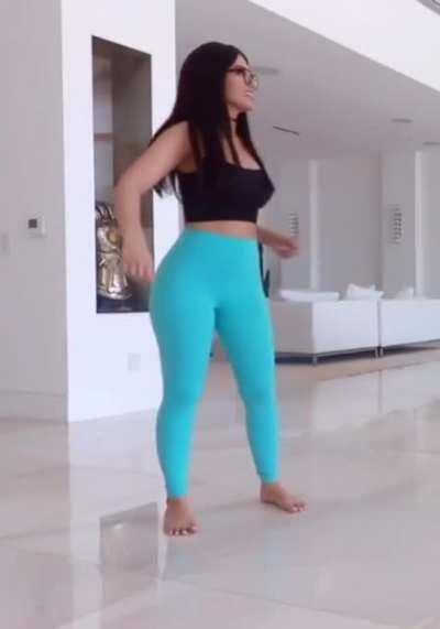 SSSniperwolf filling out those leggings perfectly