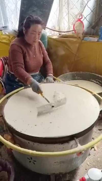 King size crepes using industrial tools